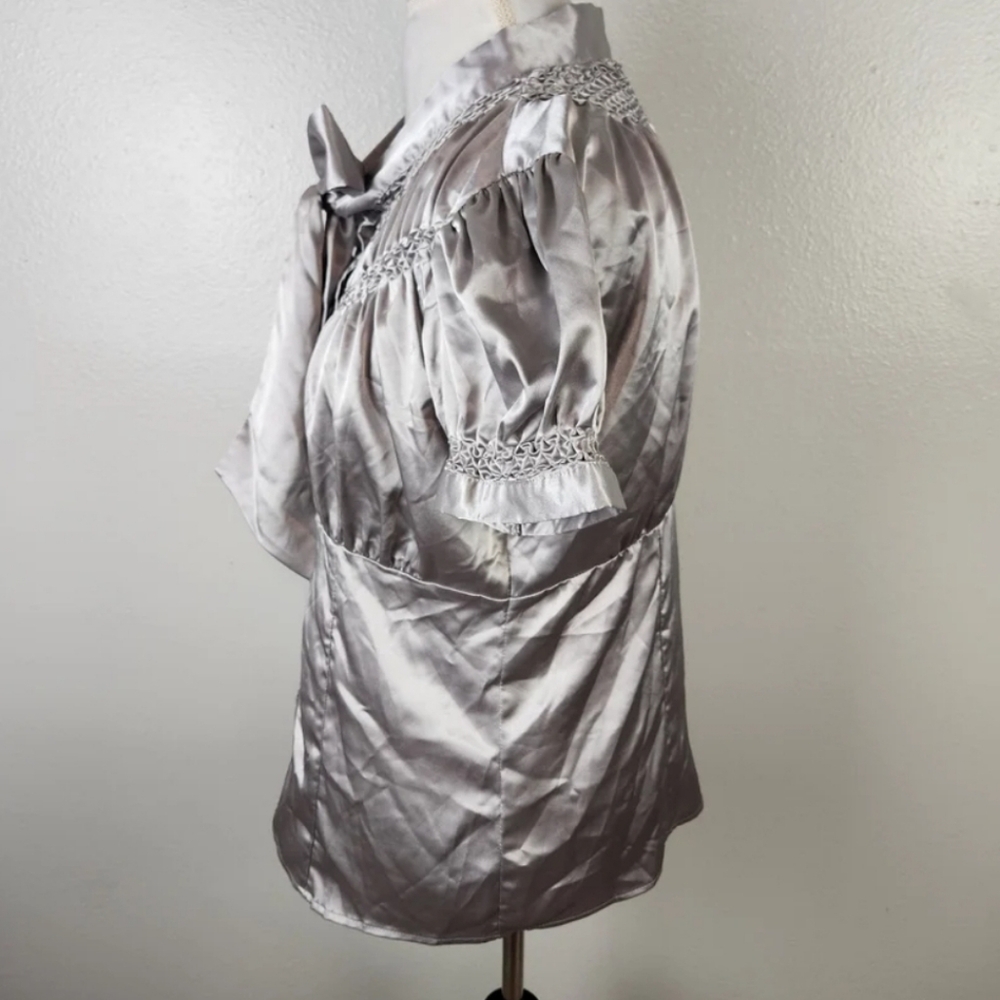 Attention Y2K Pewter Metallic Puff Sleeve Tie Neck Botton Up Blouse Size Large - Picture 7 of 8